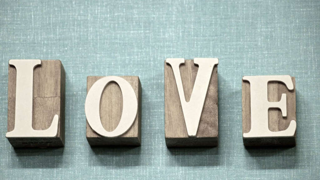 Letterform-Design-131.jpeg